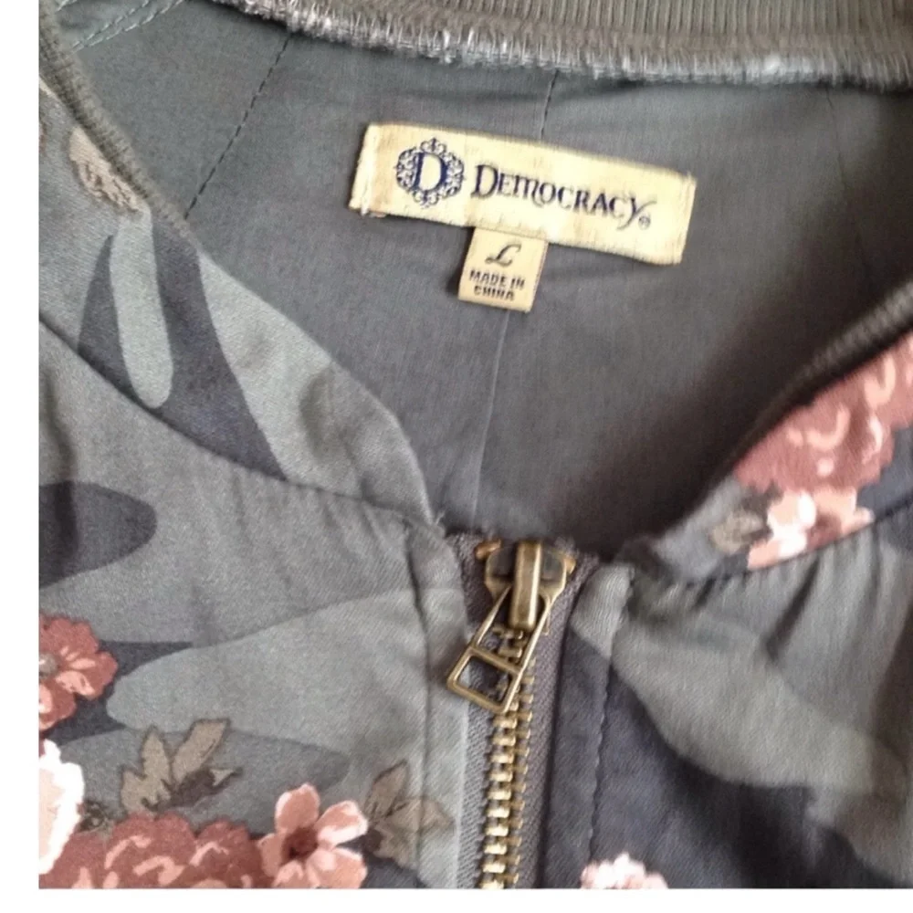 DEMOCRACY Floral Camo Bomber Jacket in Green Camo w/ Pink Florals Size Large - Picture 4 of 7